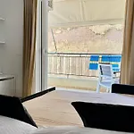 Sail View Boutique * Sarandë