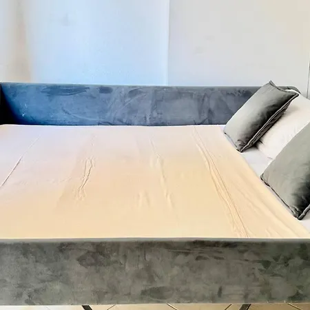 Sail View Boutique דירה *