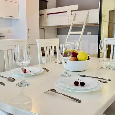 Sail View Boutique *