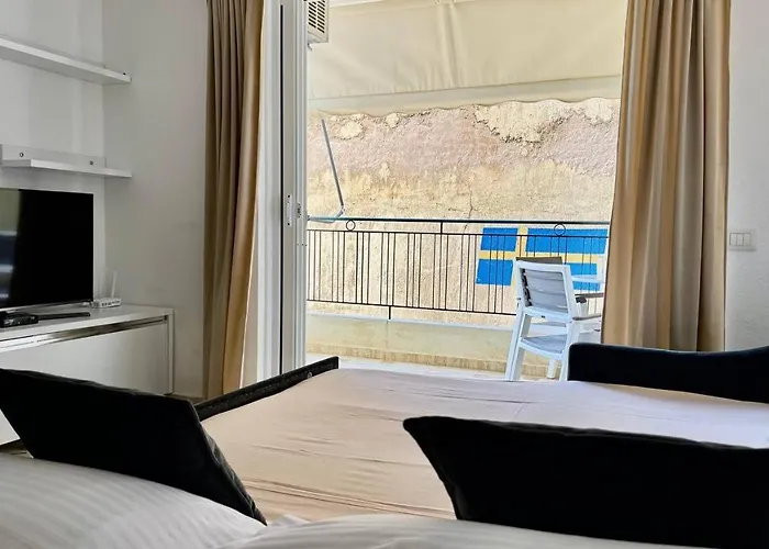 Sail View Boutique * Sarandë